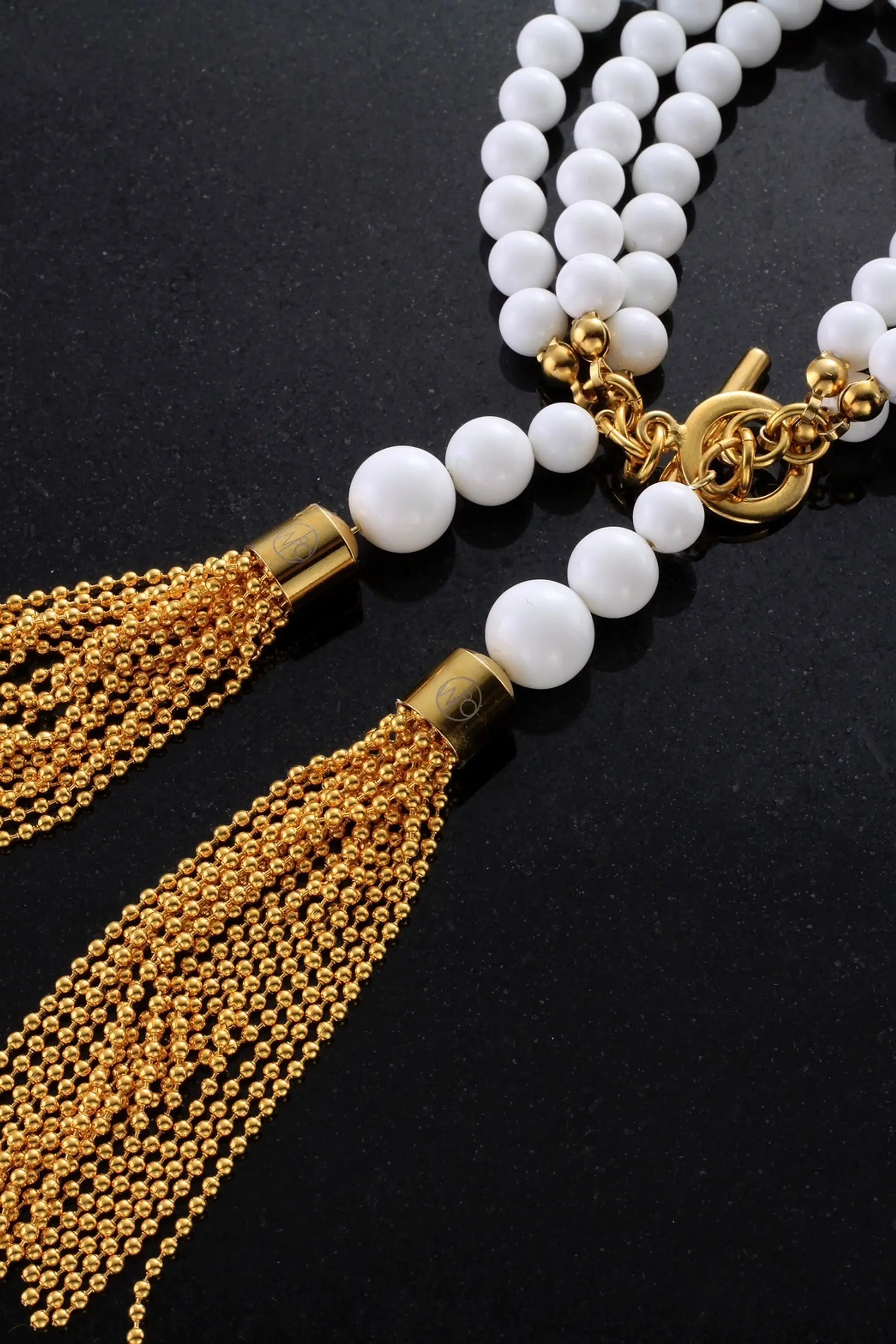 ball chain tassel three-strand bracelet (white)